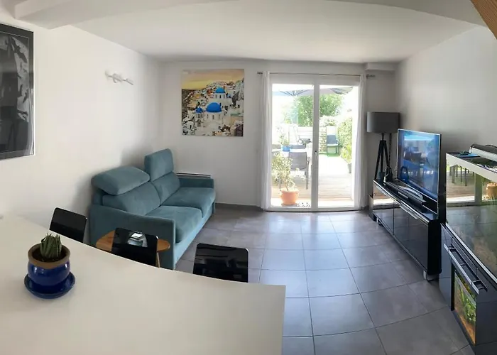 Casa vacanze Maison De Ville, Piscine, Jacuzzi Et Jardin Privé